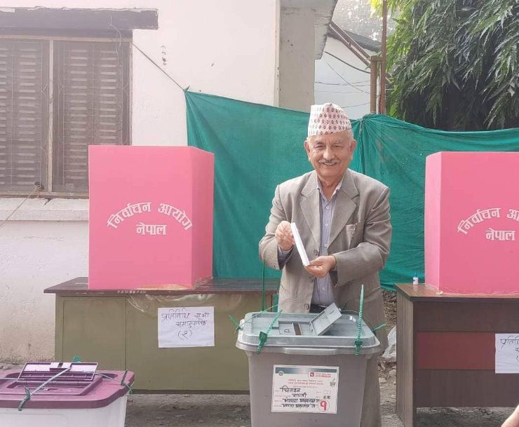 एमाले उपाध्यक्ष सुरेन्द्र पाण्डेले खसाले मत