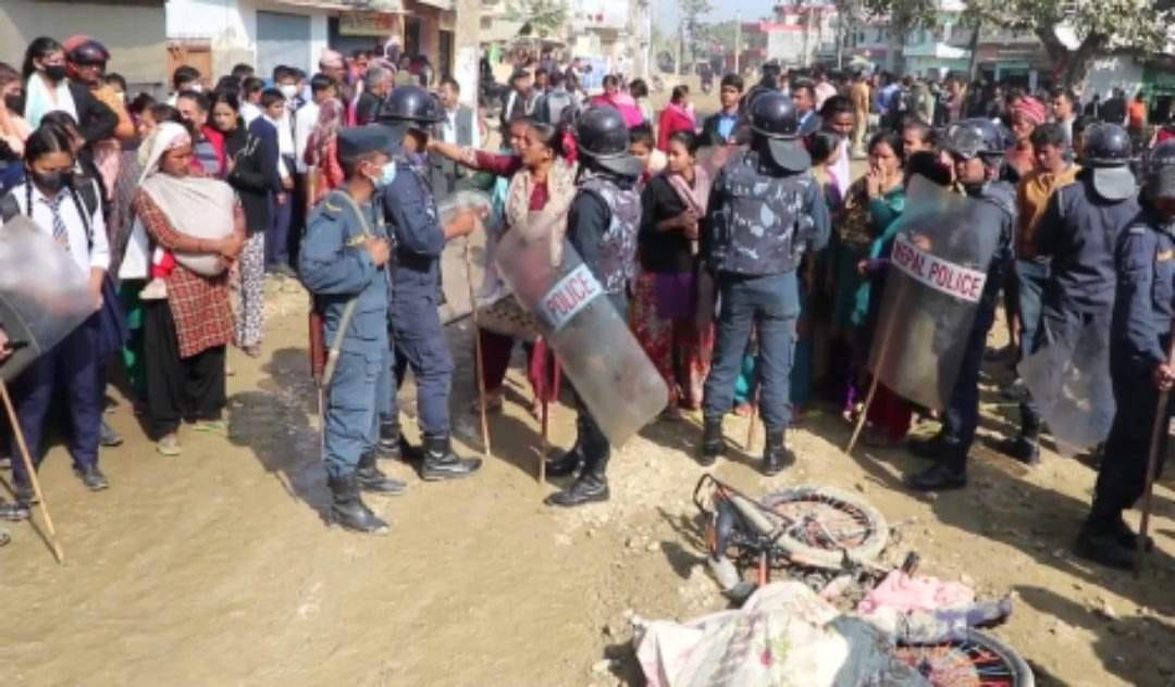 धनगढीमा प्रदर्शन जारी, निषेधाज्ञाले रोकेन स्थानीयलाई