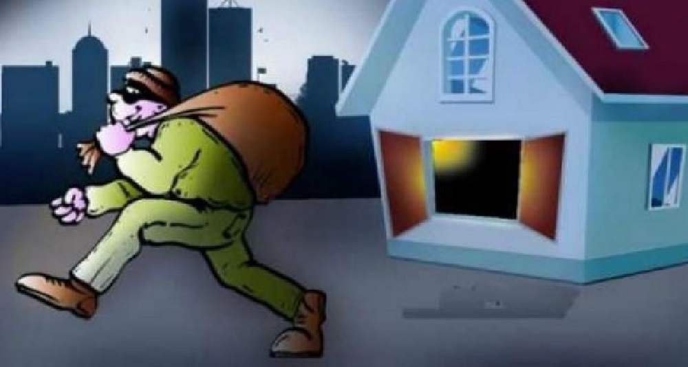 नौ लाख ५० हजार बराबरको सुनका गहना चोरी