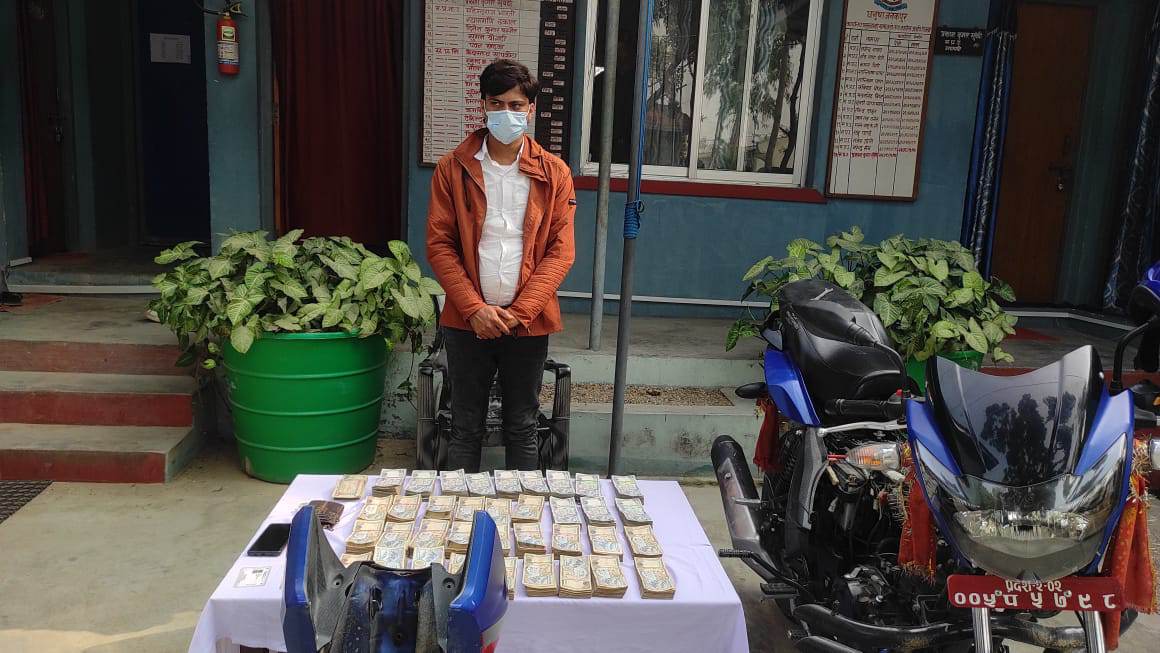 धनुषामा २४ लाख रुपैयाँसहित भारतीय हुन्डी कारोबारी पक्राउ
