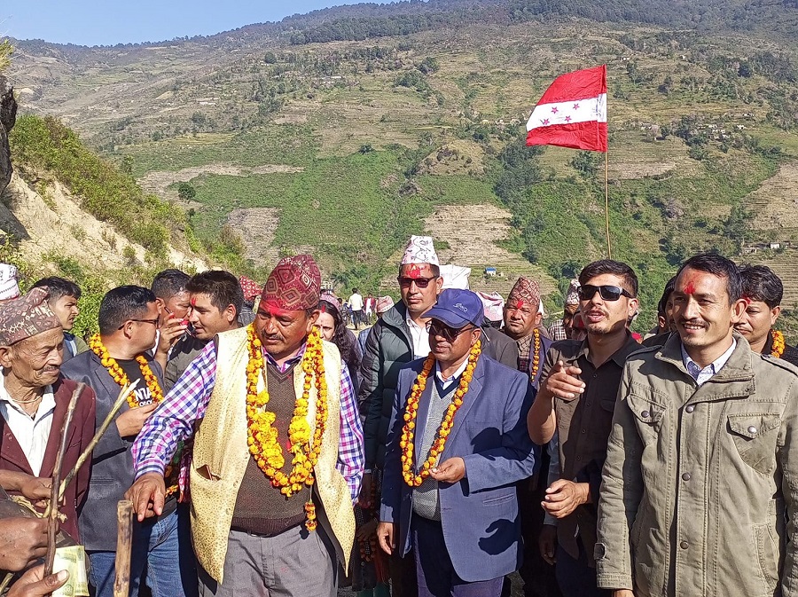 संघमा जितेका एमालेका थापालाई प्रदेशमा कांग्रेसका शाहीले पराजित गरे
