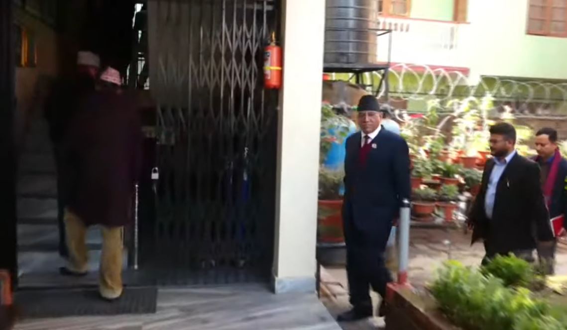 देउवाको फोनले पनि मानेनन् प्रचण्ड, पुगे बालकोट