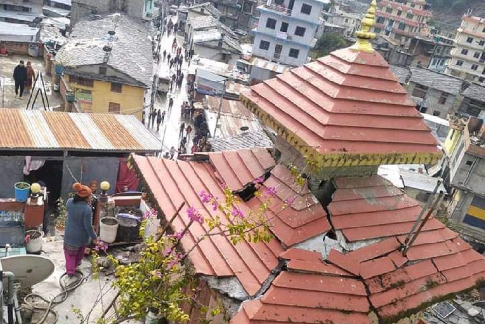 बझाङ र बाजुरामा भूकम्पले भत्किएर घर (तस्बिरहरु)