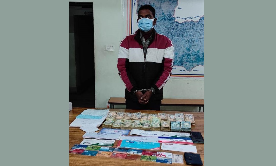 स्राेत नखुलेको रकमसहित विराटनगरबाट एक जना पक्राउ