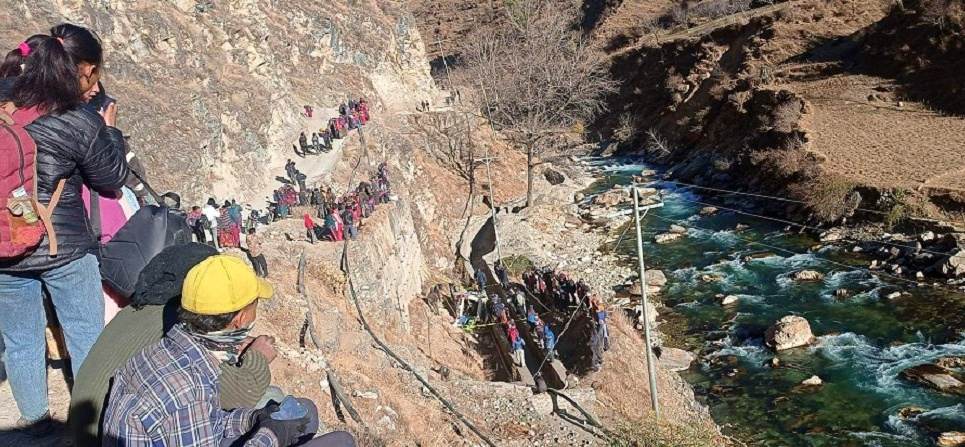 जुम्ला दुर्घटना अपडेट : १ को मृत्यु, १४ घाइते