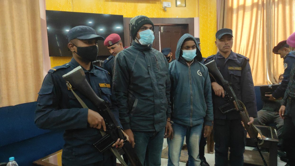 बालक हत्याका दुई आरोपिलाई प्रहरीले गर्‍यो सार्वजनिक