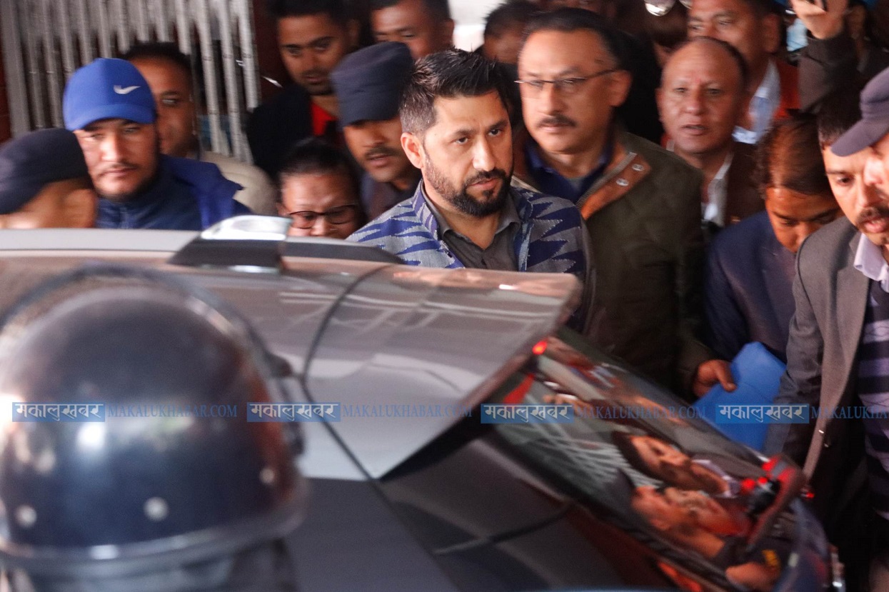 रविलाई पुन: गृह मन्त्री बनाउन बालकोट र समर्थको दबाब, द्विविधामा प्रधानमन्त्री