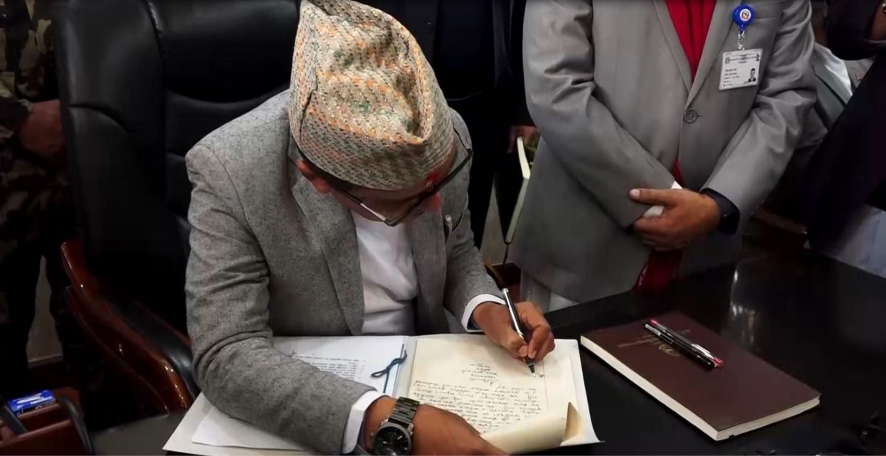 मन्त्रालय कुनै पनि सानो-ठुलो भन्ने हुँदैन, पाँच वर्षे रणनीति बनाएर काम गर्छु : ऊर्जामन्त्री (भिडिओ)