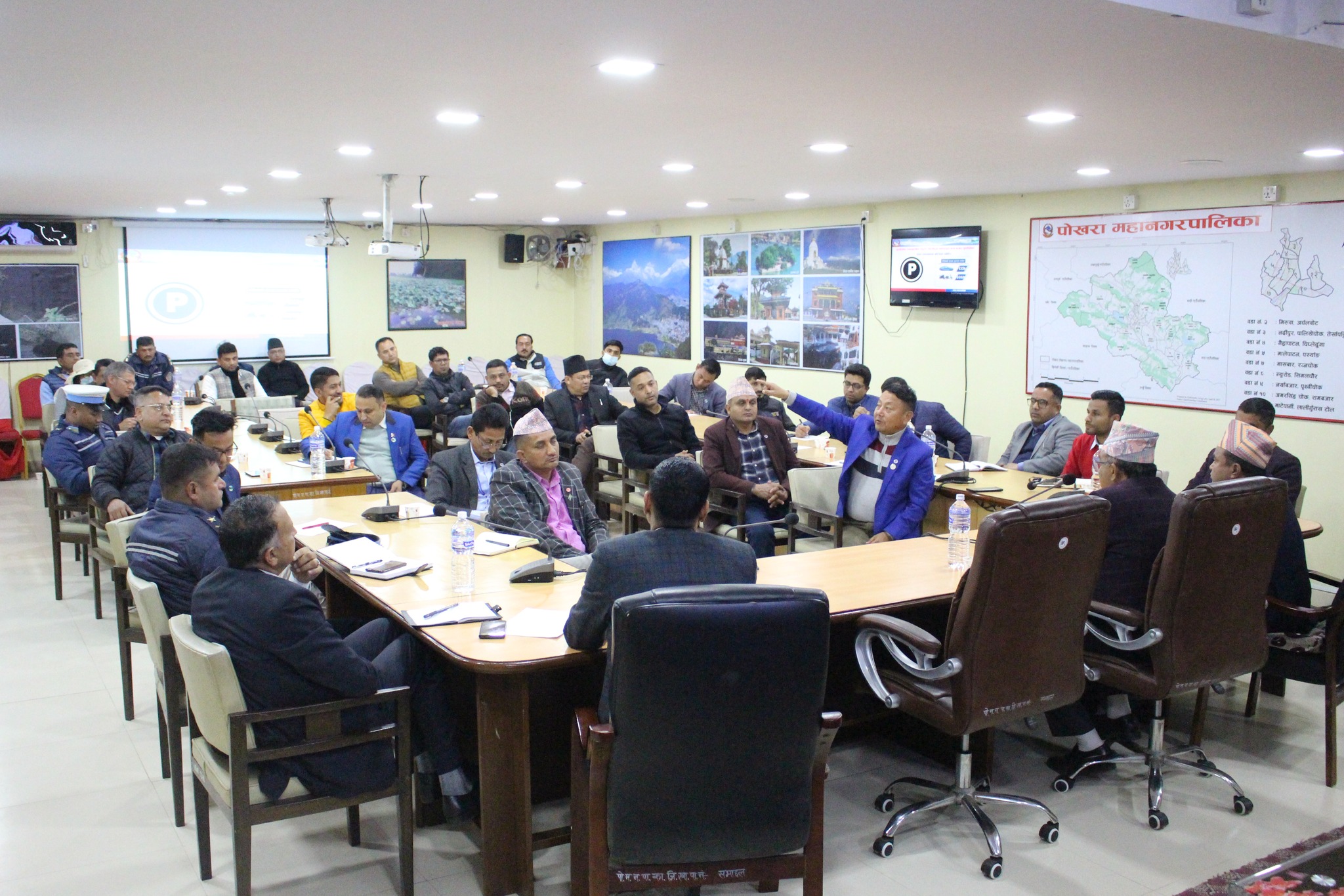 पोखरामा पार्किङको तनाव, व्यवसायीको विरोधले पछि हट्यो महानगर