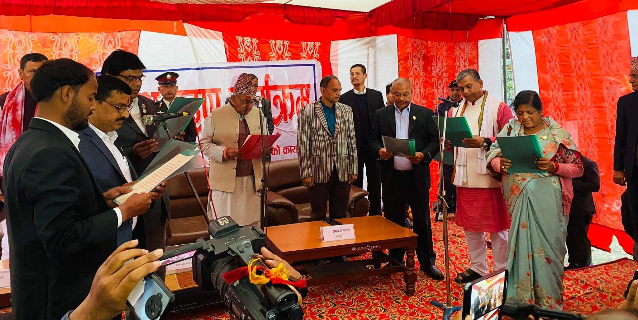 मधेसकाे मन्त्रिपरिषद् विस्तार : ६ मन्त्री र ३ राज्यमन्त्री थपिए, माओवादी सरकारबाहिर