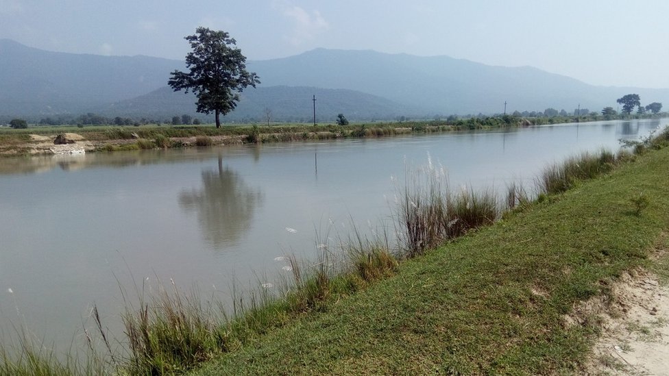 दुई नाबालक छोरासहित महिलाले गण्डक नहरमा हाम फालिन्