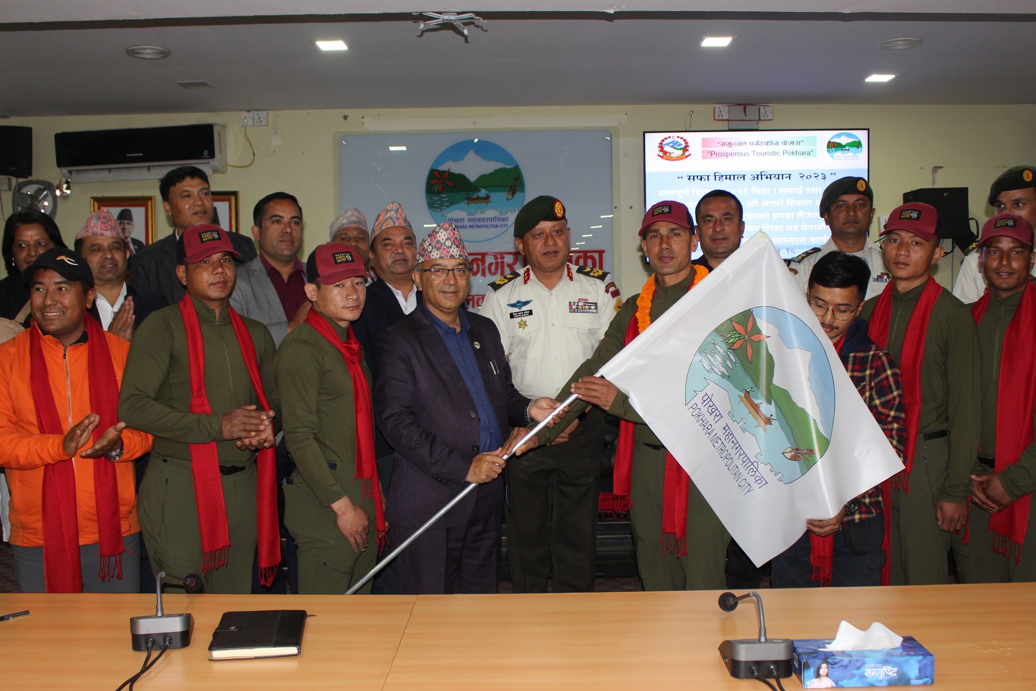 अन्नपूर्ण हिमालको सफाइमा निस्कियो नेपाली सेना