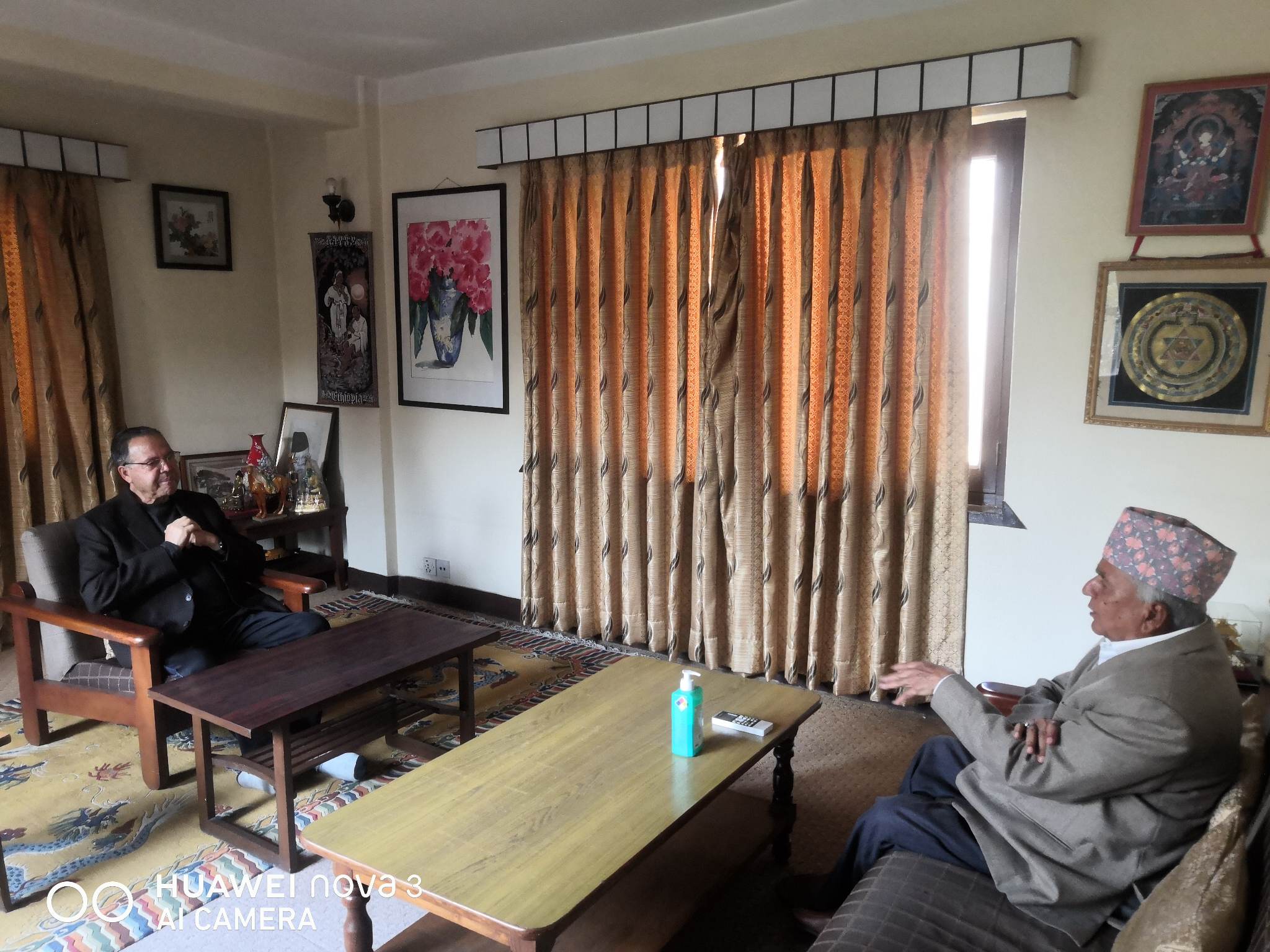 रामचन्द्र पौडेलले भेटे झलनाथ खनाललाई