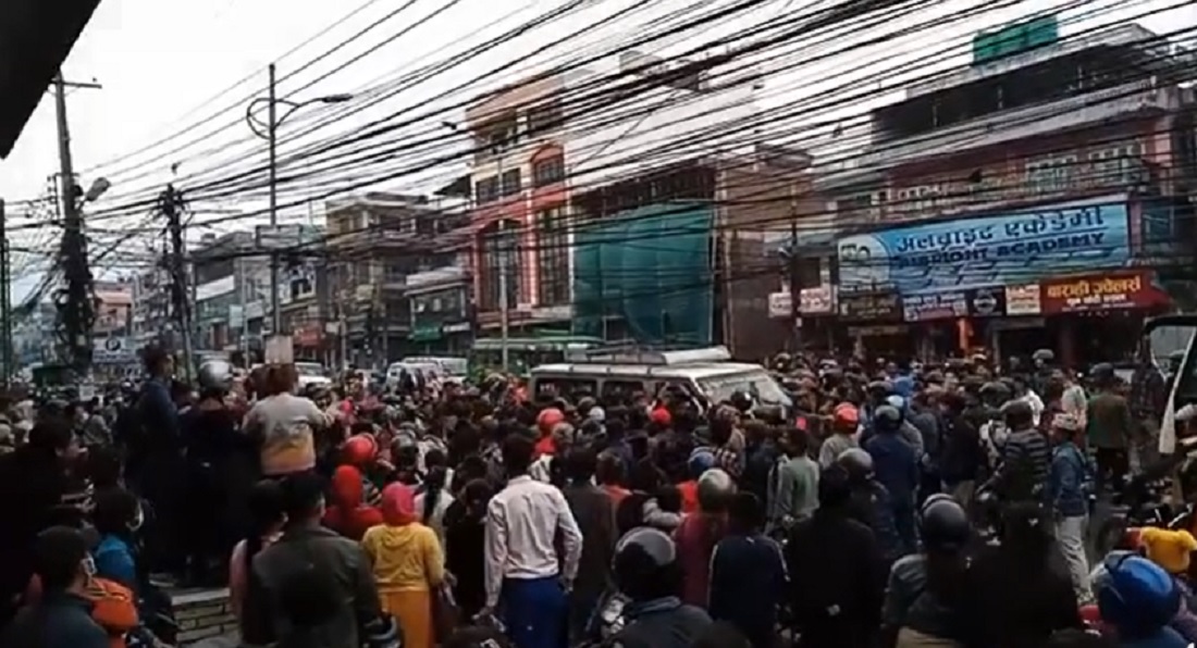 पोखराको न्यूरोडमा नगरबसको ठक्करले एकजना गम्भीर घाइते