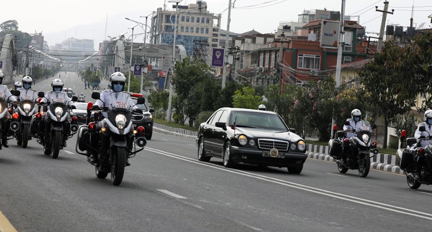 राष्ट्रपतिको सवारीमा सडक खाली नगराइने