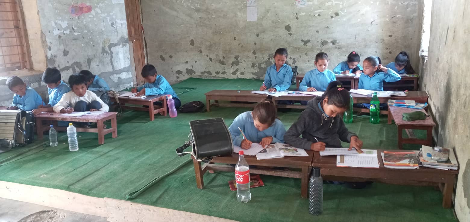जहाँका विद्यार्थीले घरबाटै खानेपानी लैजानुपर्छ