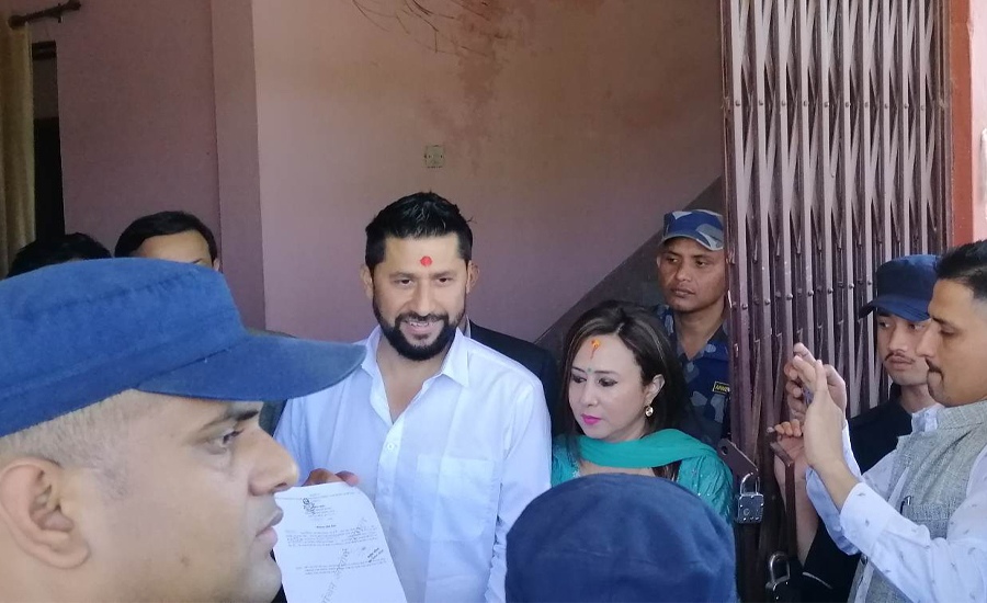 रविको राहदानी विवादमा मुद्दा नचलाउने निर्णयविरूद्ध रिट दर्ता, भोलि सुनुवाइ
