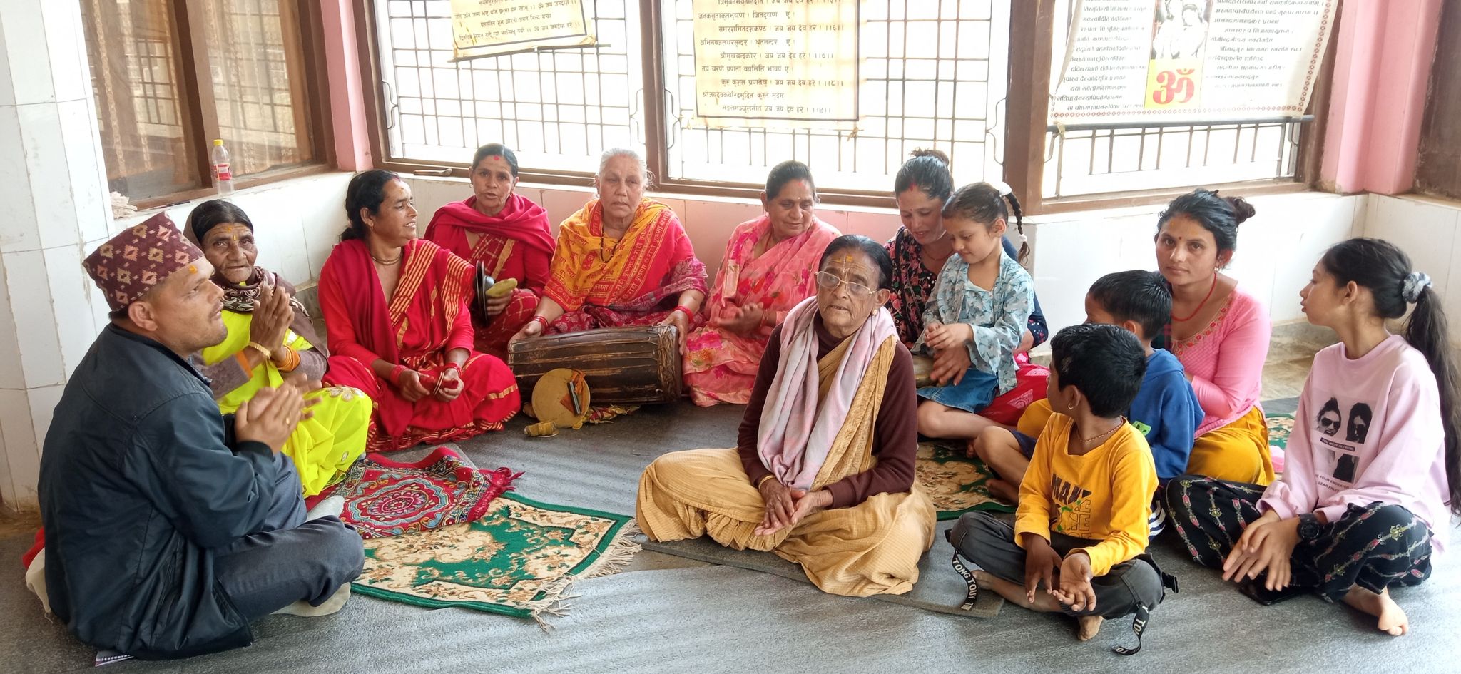 भजन महिला सक्रियता : हट्दै अल्छीपन, हलुङ्गिदै मन