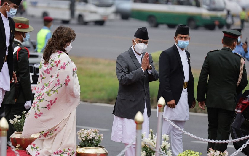 जब रमेश लेखकले सभापति देउवालाई रोके…