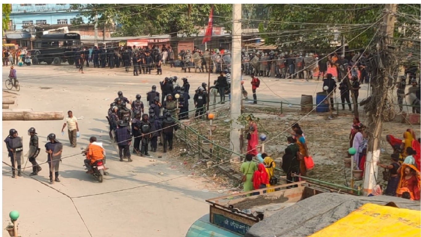 सुनसरीमा प्रहरी र लघुवित्त पीडितबीच झडप, ३ जना घाइते
