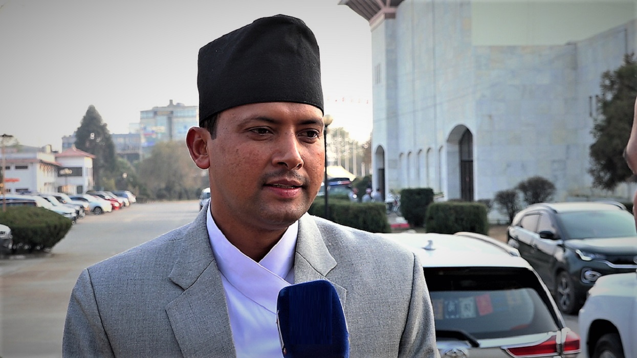 वर्तमान सरकारको आयु लामो छैन : सचेतक बर्तौला