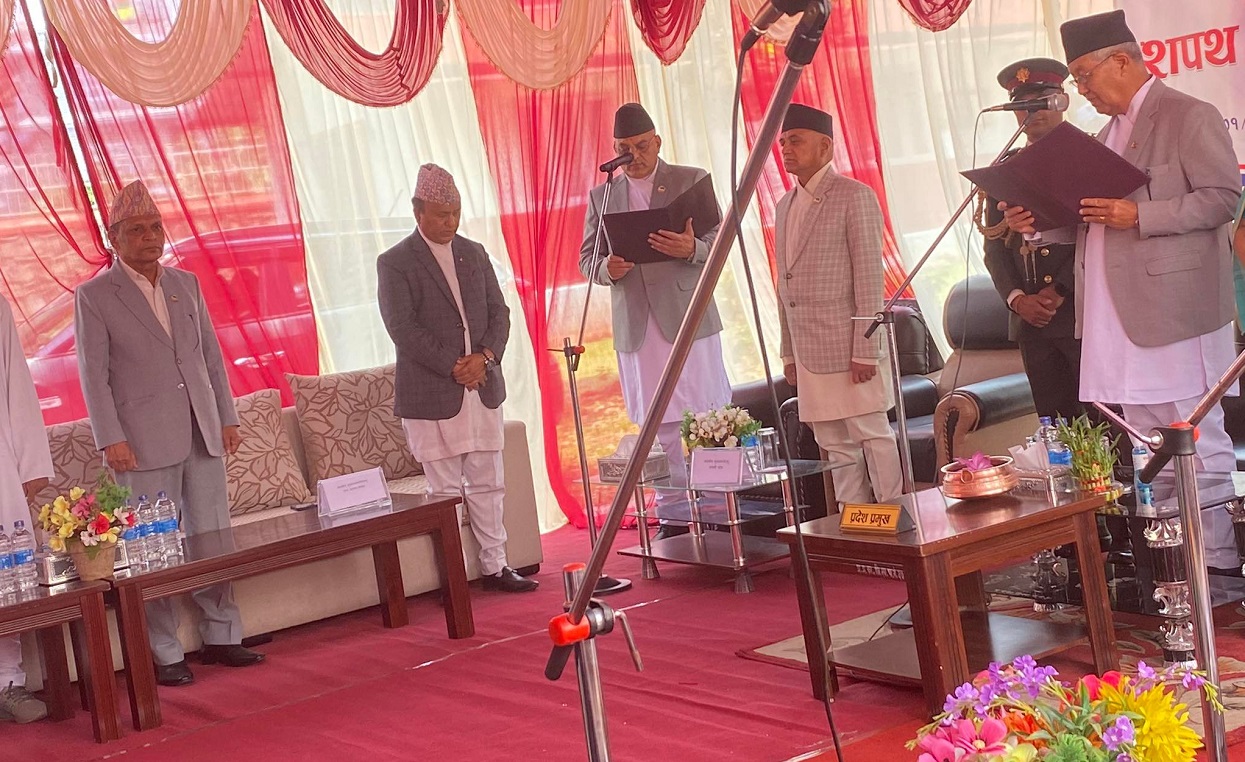 गण्डकीका मुख्यमन्त्री पाण्डेले लिए शपथ, दुई मन्त्रीहरूले पनि लिने