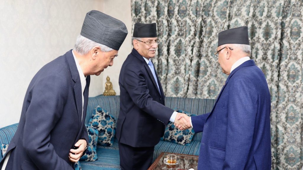 एउटै काण्डले एकठाउँमा जुटेका ३ शीर्ष नेताबीच डेढघण्टासम्म के भयो छलफल ?