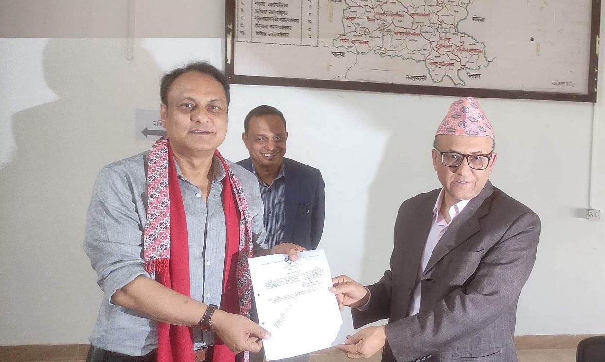 तनहुँ १ मा एमालेका सर्वेन्द्र खनालले दर्ता गरे उम्मेदवारी मनोनयन