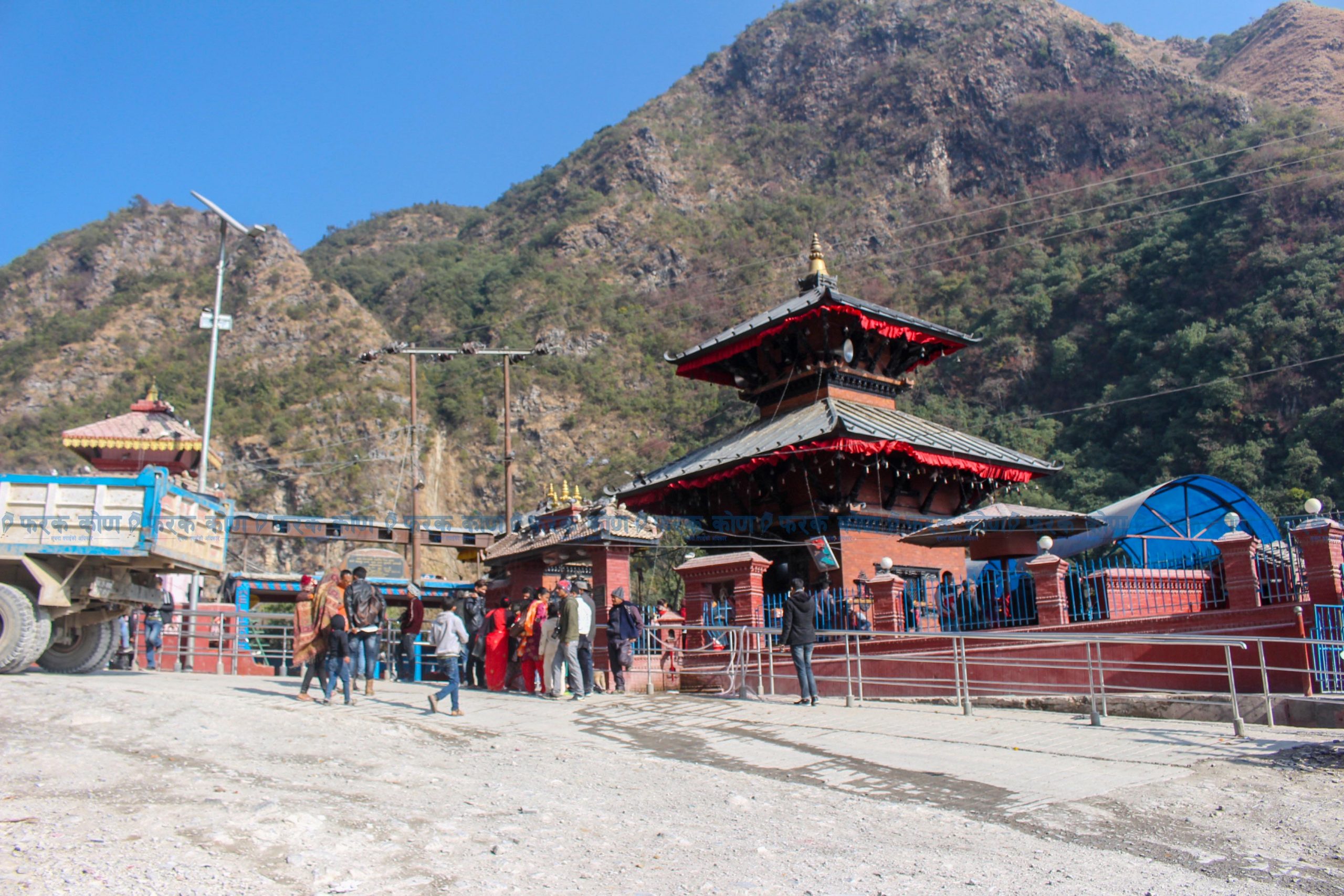 मन्दिरको भेटीबाट विद्यालय सञ्चालन