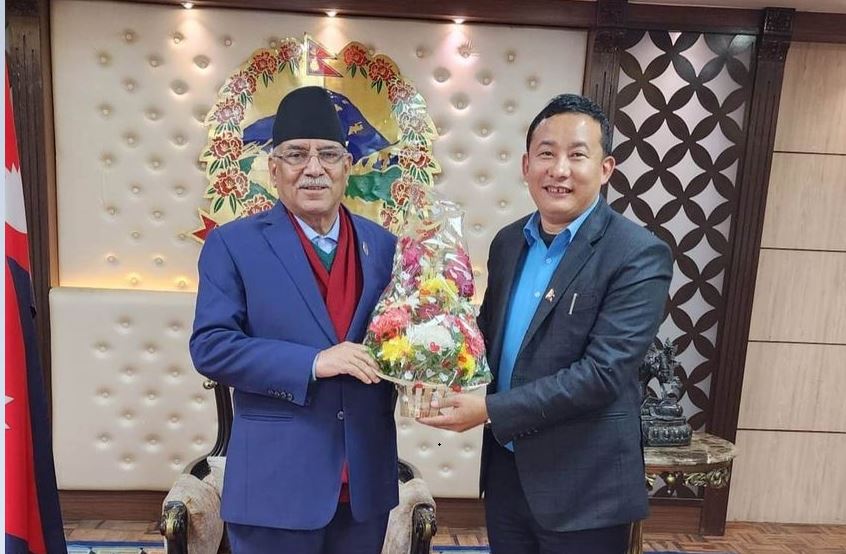 चिवाभन्ज्याङ नाका सञ्चालन गर्न भारतसँग छलफल गर्ने प्रधानमन्त्रीकाे प्रतिबद्धता छ : आङ्बो