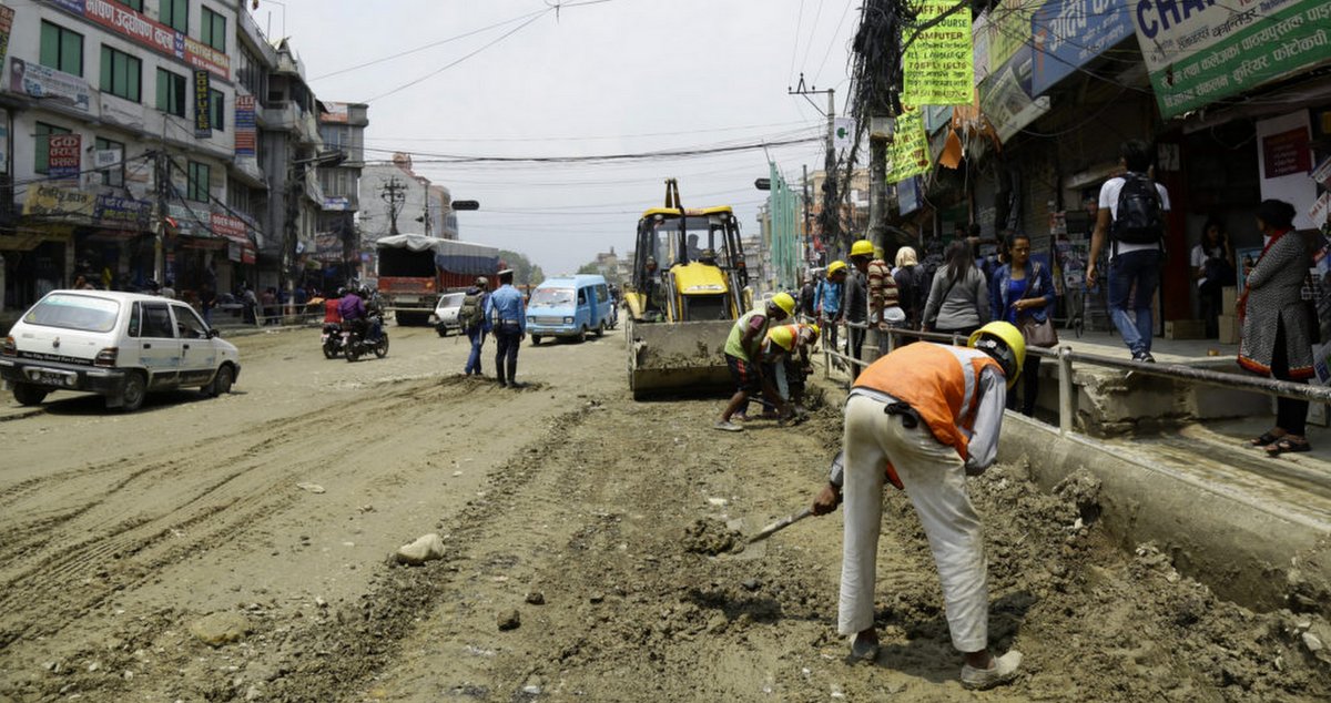 भदौ मसान्तसम्म सडक खन्नेलाई कारबाही