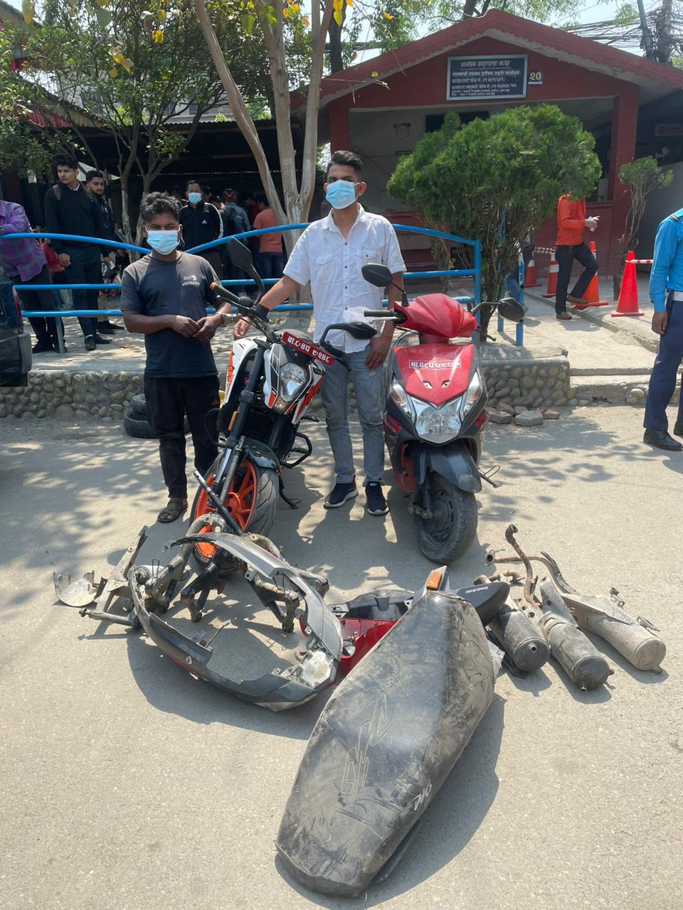 मोटरसाइकल चोरीमा संलग्न २ जना ट्राफिक प्रहरीको नियन्त्रणमा