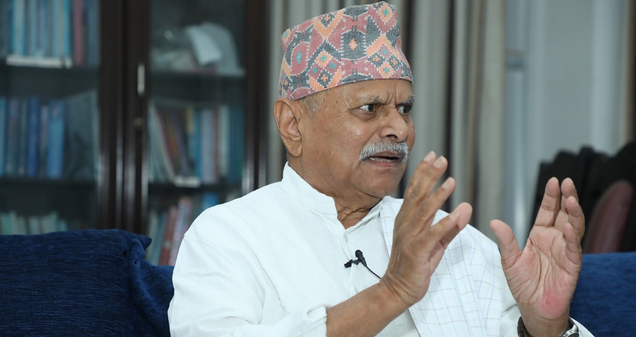 लोकतन्त्रको जहाजले ढलमल गरेपनि सुरक्षित साथ गन्तव्यमा पुग्नेछ : पूर्वराष्ट्रपति यादव (अन्तर्वार्ता)