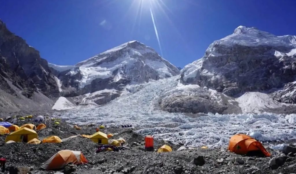 अन्नपूर्ण क्षेत्रमा लेक लागेर २५ पर्यटकको मृत्यु