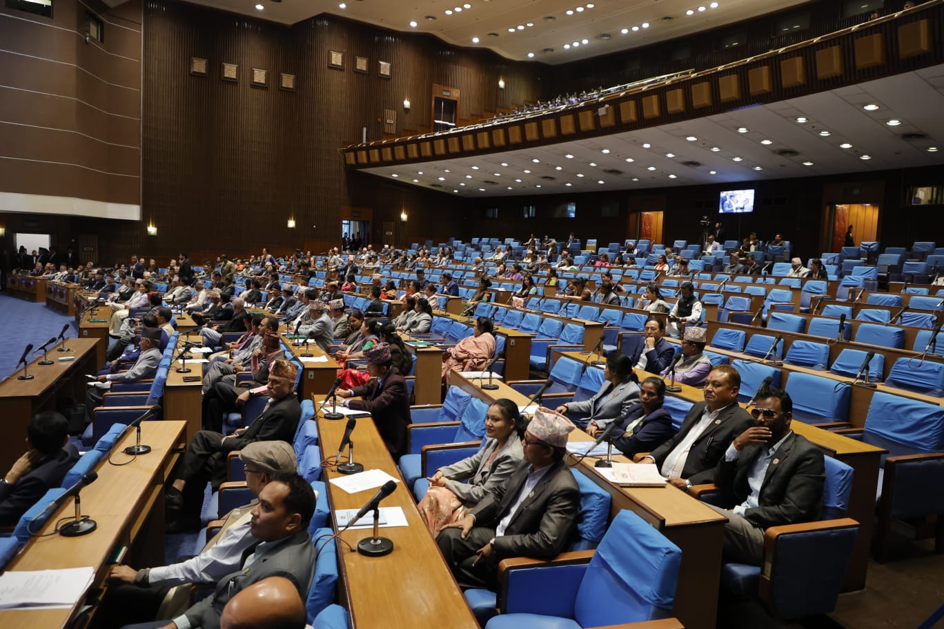 प्रतिनिधिसभा बैठक सुरु, प्रधानमन्त्रीले संसदमा उठेका प्रश्नको जवाफ दिँदै (तस्बिरहरु)