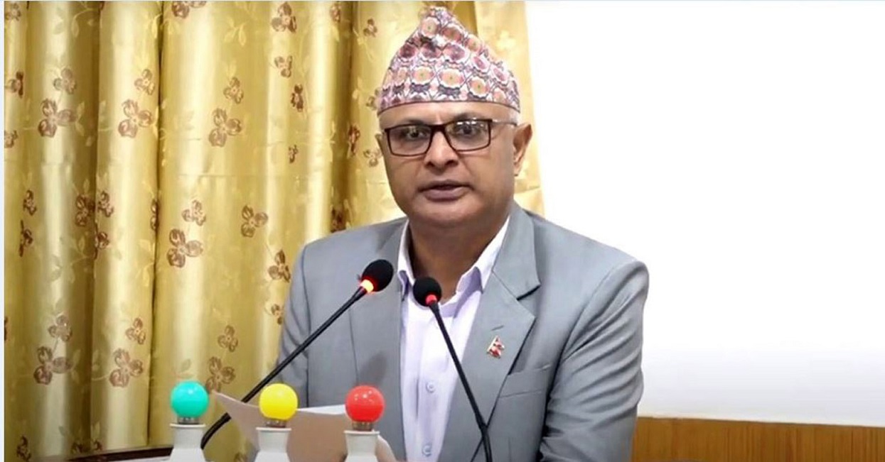 अभिभावकविहीन बनेका दुई नाबालकलाई मुख्यमन्त्री कार्कीद्वारा १० हजार सहयोग