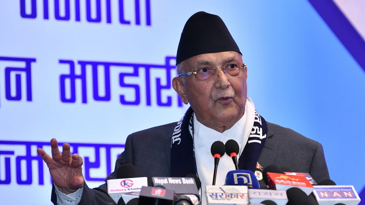 विचारविनाको विचार बोकेर आयौँ भन्ने पार्टीहरुको लहर चलेको छ : ओली