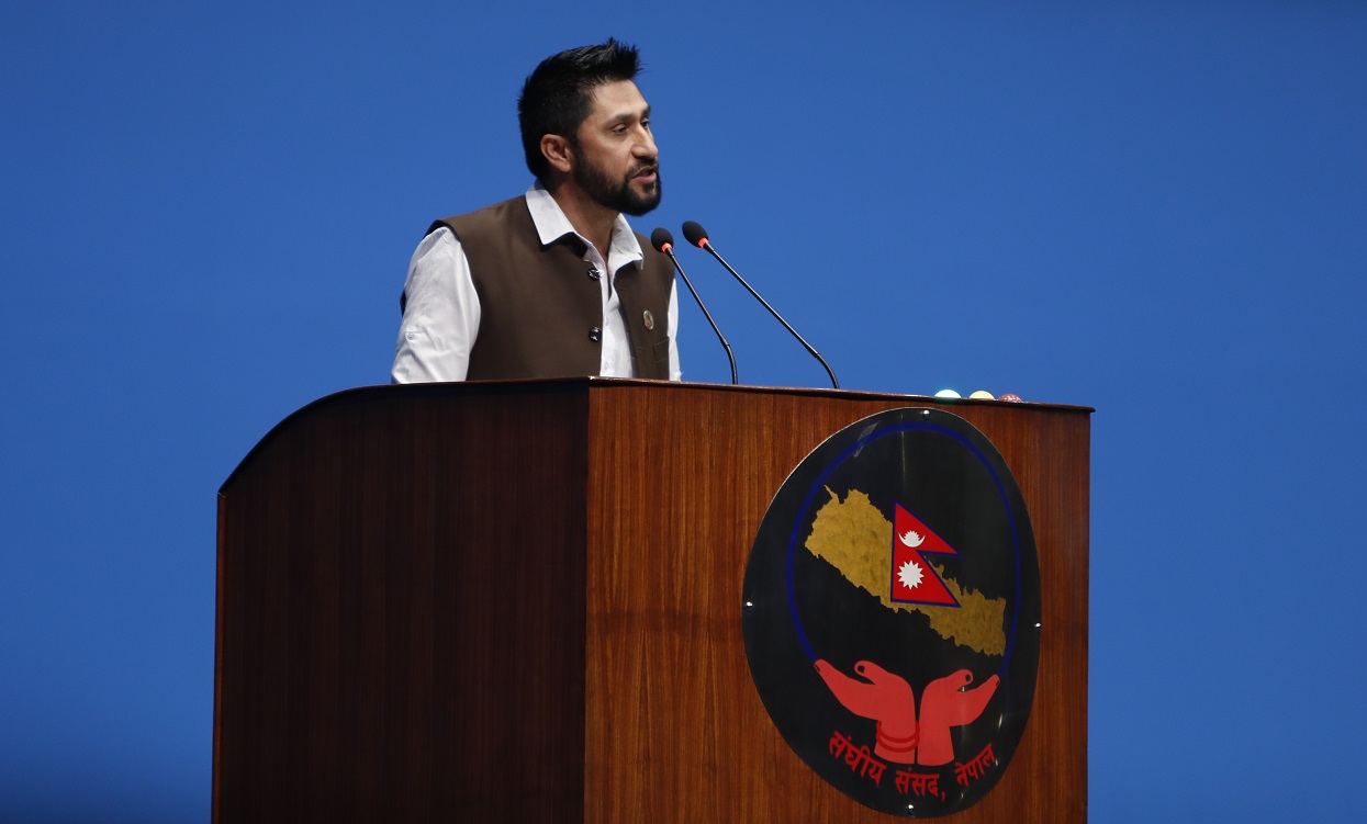 सरकारको सुशासन आफ्ना मान्छे परेपछि सुस्तायो : सभापति लामिछाने