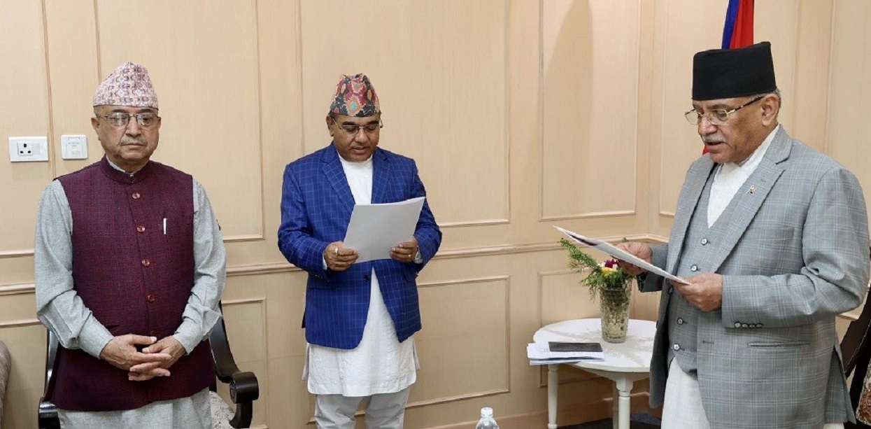 सुरक्षा सल्लाहकारमा नियुक्त वैरागीले लिए शपथ