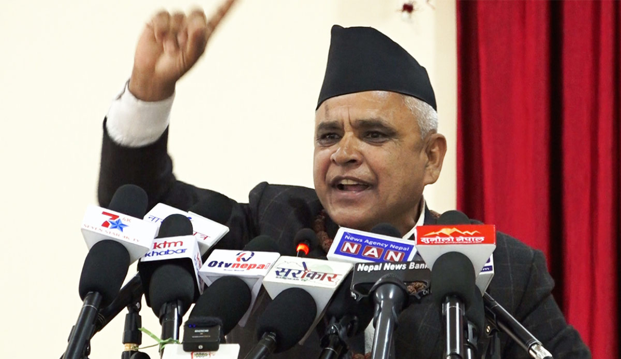 गगनलाई प्रश्न– तपाईं र शेरबहादुरमा के फरक छ ?