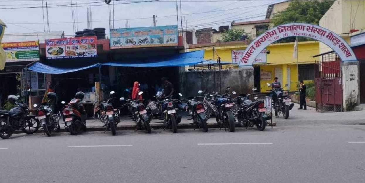 कोशी अस्पतालको सटरमा व्यवसायी र संस्थाको रजाइँ, करोडौँ आम्दानी गुमाउँदै अस्पताल
