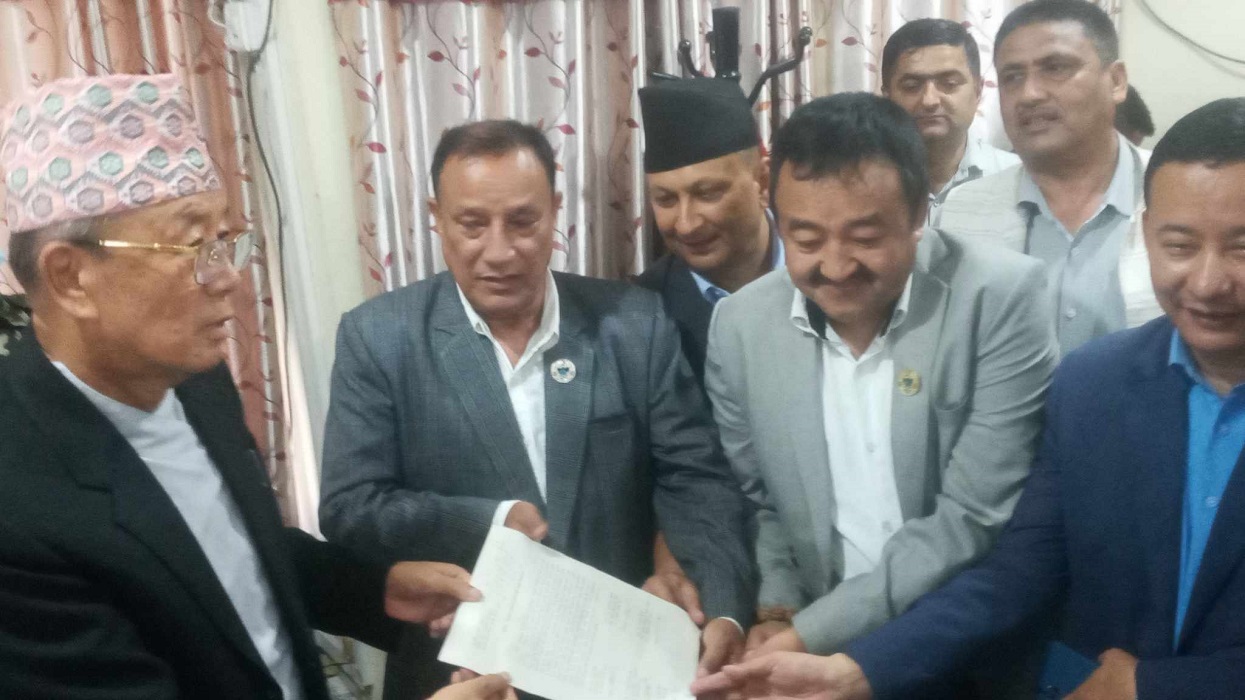 कोशीमा सभामुखसमेतको समर्थनमा कांग्रेसका उद्धव थापा मुख्यमन्त्री नियुक्त