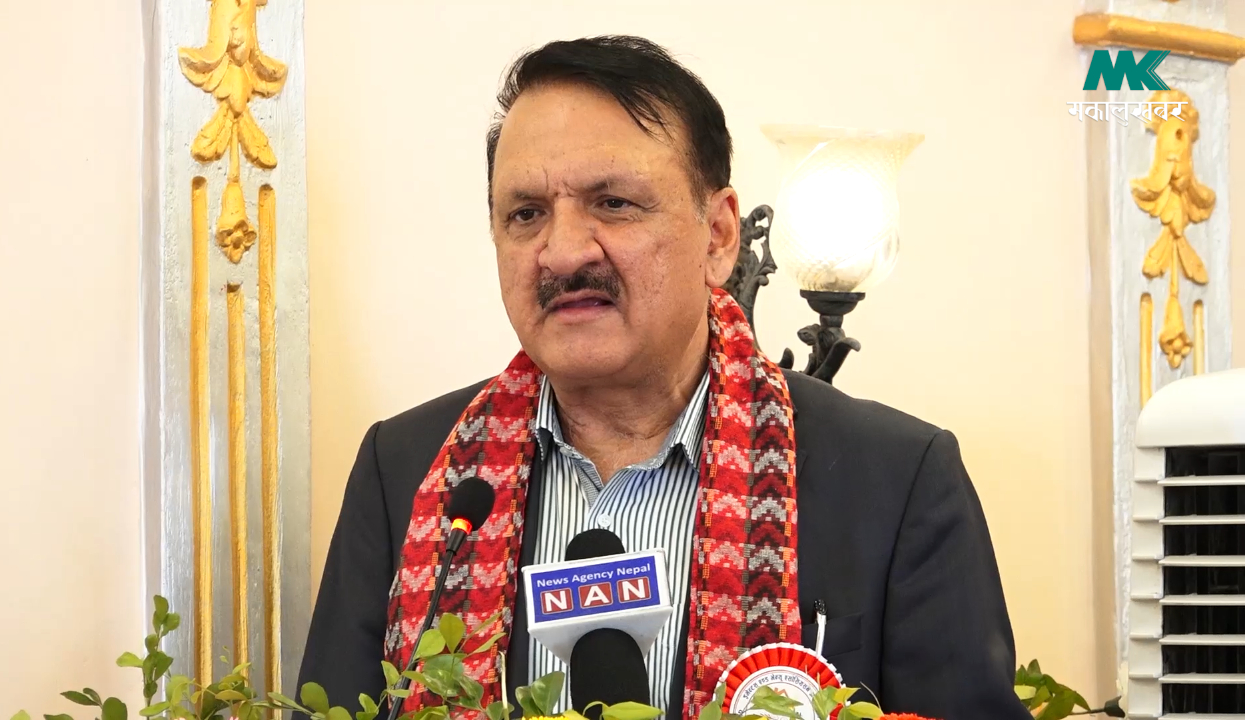 अर्थमन्त्री महत  र नेपाल बैंकर्स संघबीच बैंकको ब्याजदर घटाउने विषयमा छलफल