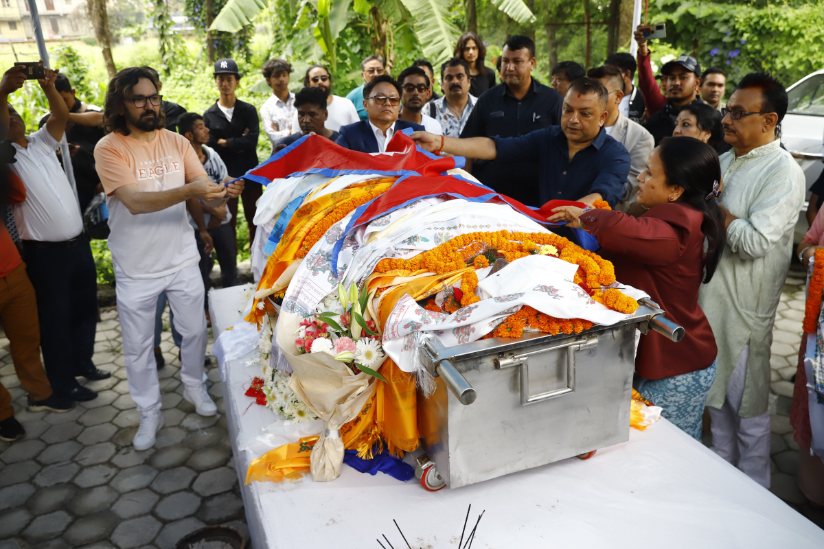 गायक रविन तामाङलाई अन्तिम श्रद्धाञ्जली (तस्बिरहरू)