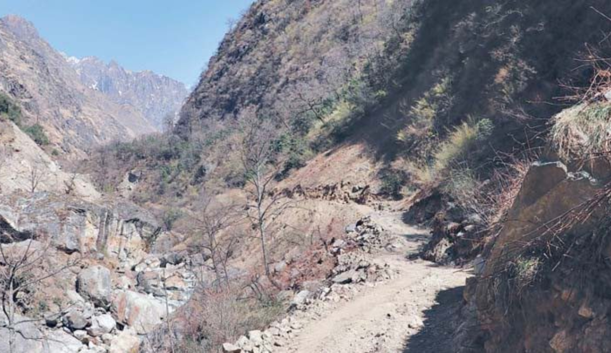 भारततर्फ सडक निर्माण गर्दा नेपालमा क्षति