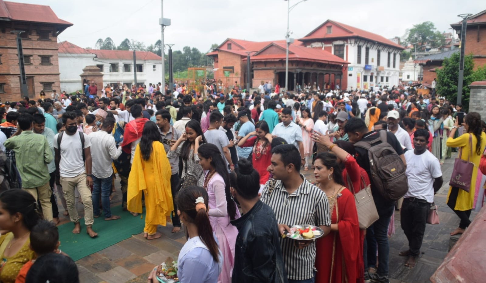 सुरूभयो साउने सोमबारको व्रत (तस्बिरहरू)