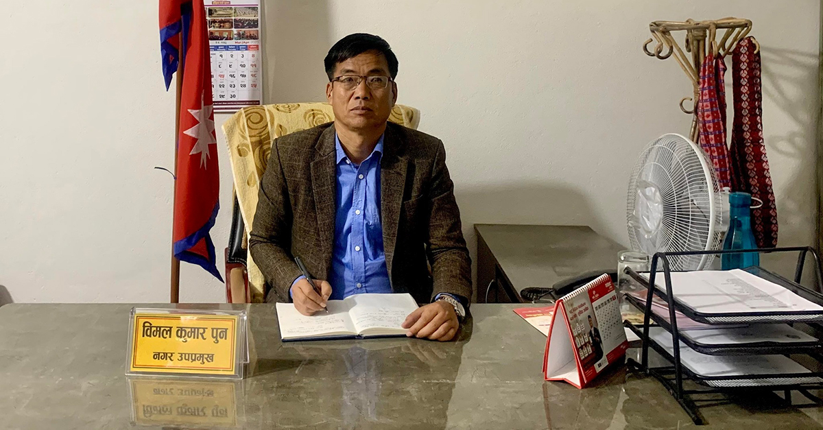 रूकुम पश्चिममा उपमेयरले शिक्षा शाखा प्रमुख कुटे