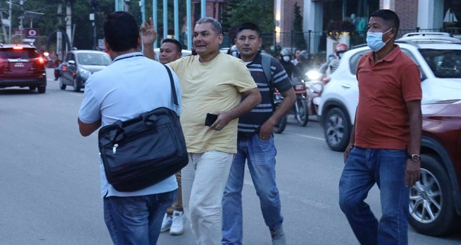 दुर्गा प्रसाईका दुवै बडिगार्ड थुनामुक्त