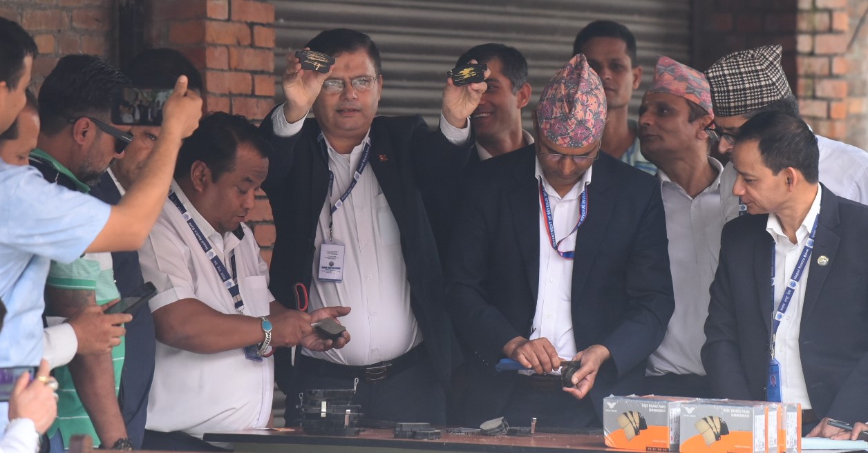 कति पुग्ला सिनामंगलबाट बरामद सुनको तौल ?