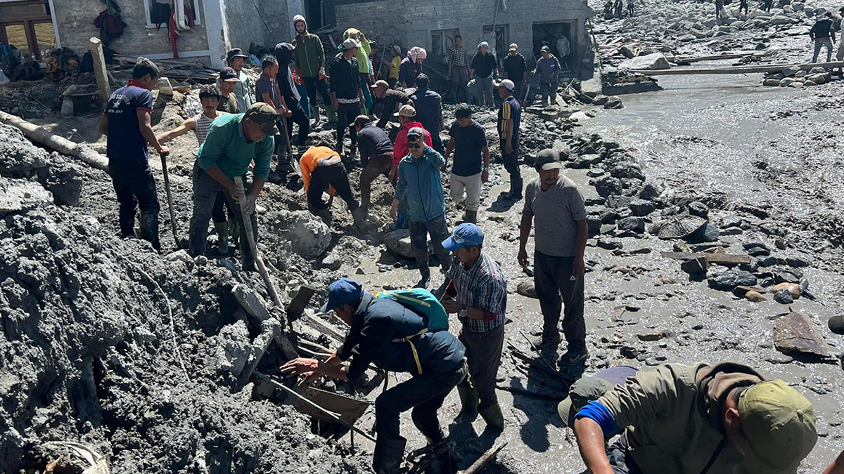 कागबेनीमा भग्नावशेष खाेतल्दा भेटियाे बैंककाे डेढ कराेड रूपैयाँ